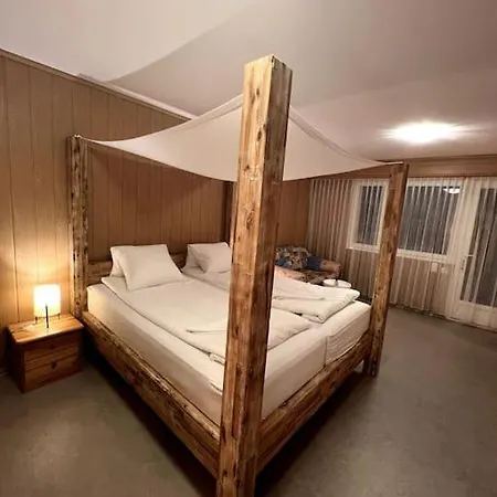 Spacious In Swiss Alps Ferienhaus Klosters-Serneus