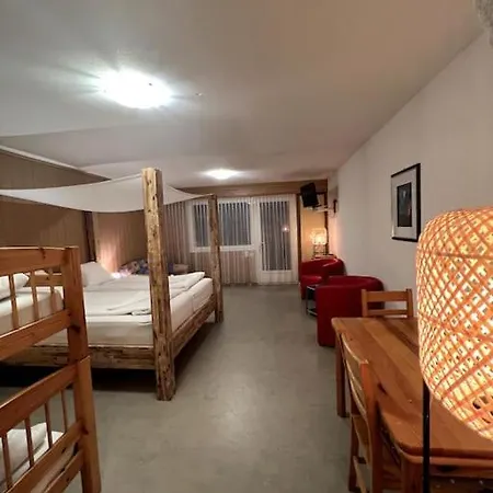 Spacious In Swiss Alps Klosters-Serneus