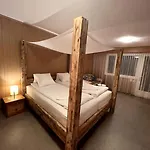 Spacious In Swiss Alps Tatil Evi Klosters